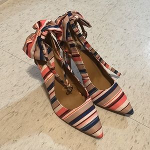 Striped Pump w/ Bow